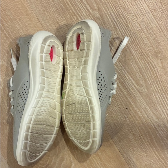 Crocs Lite Ride Pacer Sneaker 205234 by Women's Gray and Pink Waterproof light - Picture 6 of 6
